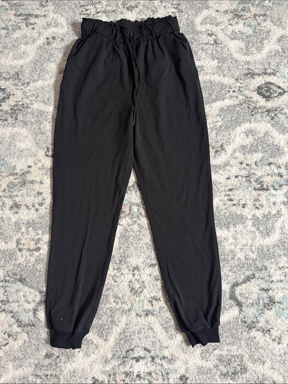 Lululemon Stretch High-Rise Jogger in Black Size 4